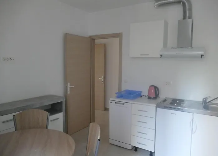 With A Parking Space - 14560